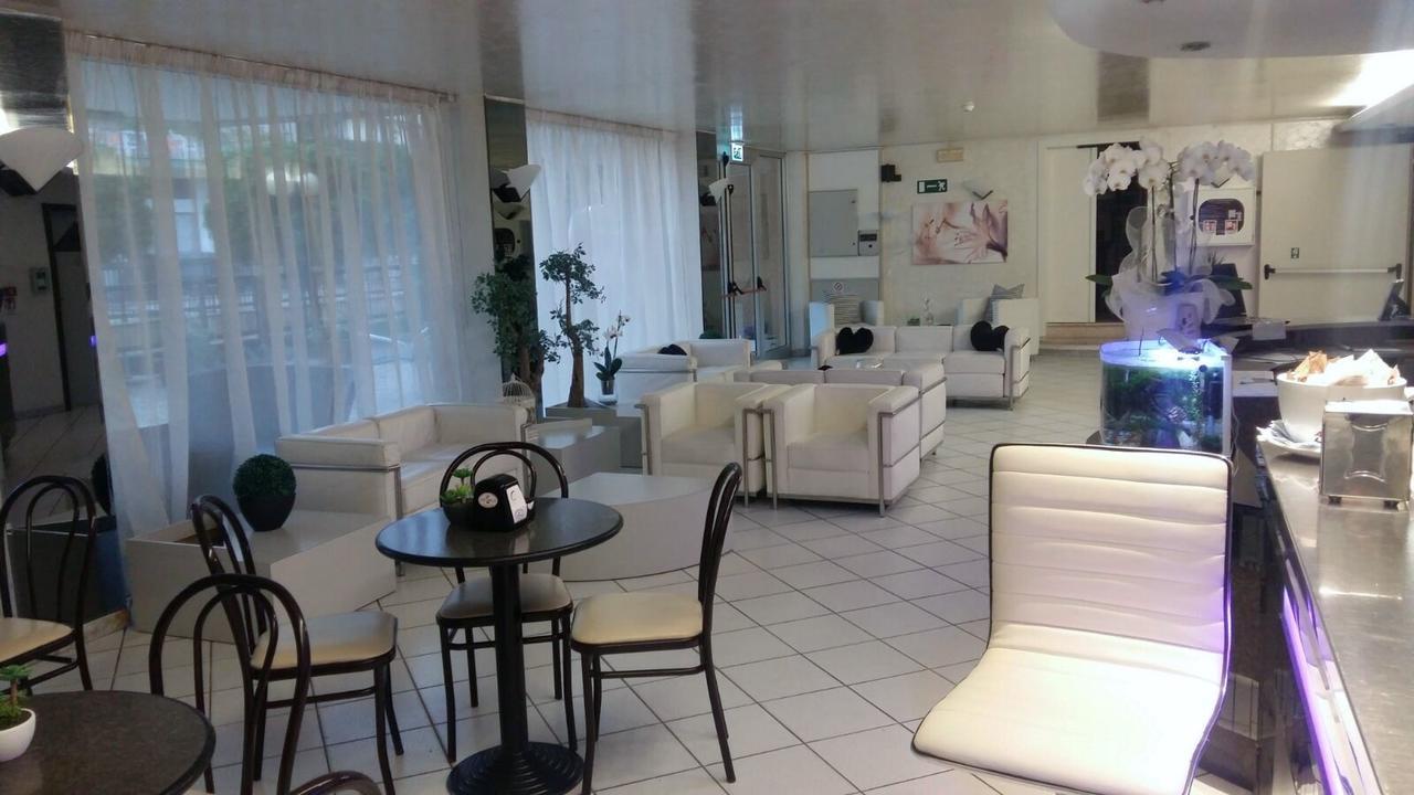 Hotel Magriv Rimini Exterior foto
